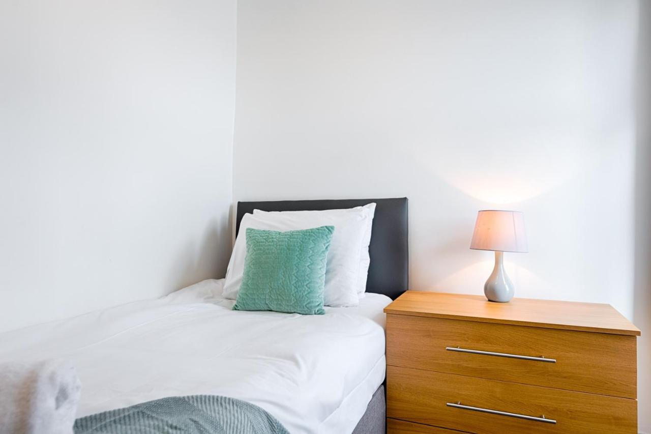 Walk To Swansea Stadium, 3 Rooms, Smart Tv'S Екстериор снимка